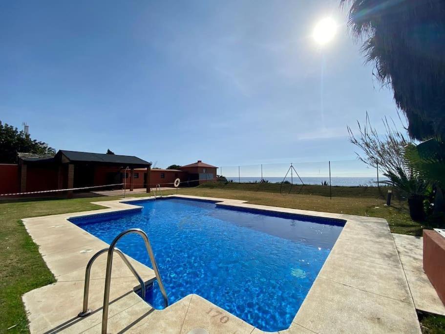 Exclusive Beachfront Penthouse Almayate Alto Extérieur photo