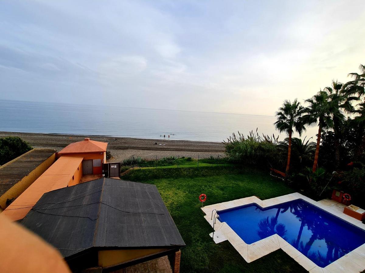 Exclusive Beachfront Penthouse Almayate Alto Extérieur photo